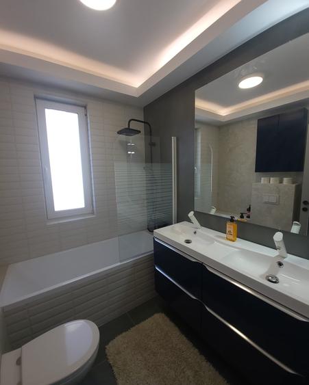 Duplex cu 4 camere cu Canalizare în Florești
