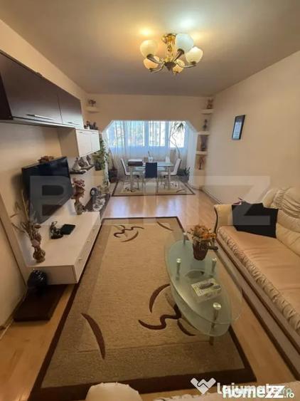 Apartament cu 3 camere decomandat în Ștefan cel Mare