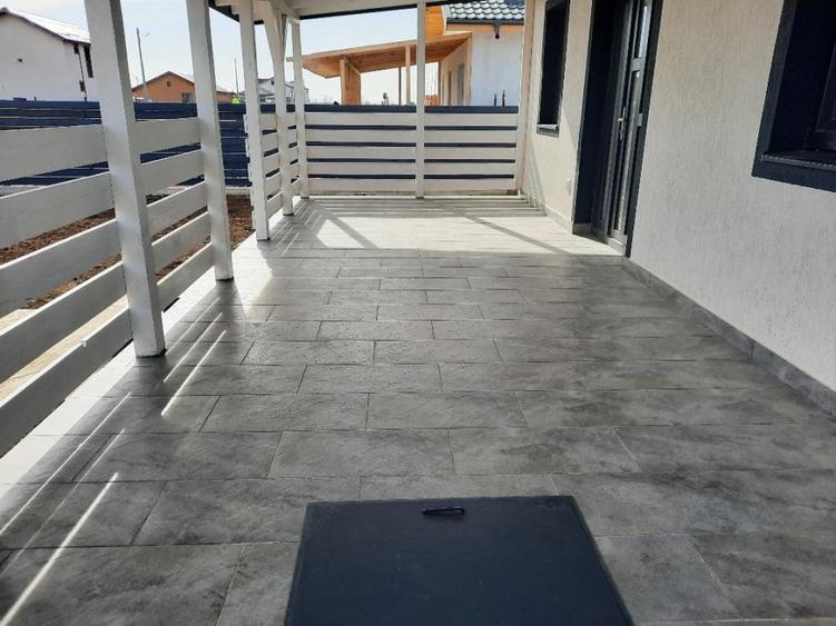 Casă individuală cu 3 camere cu Teren 450 Mp în Joița