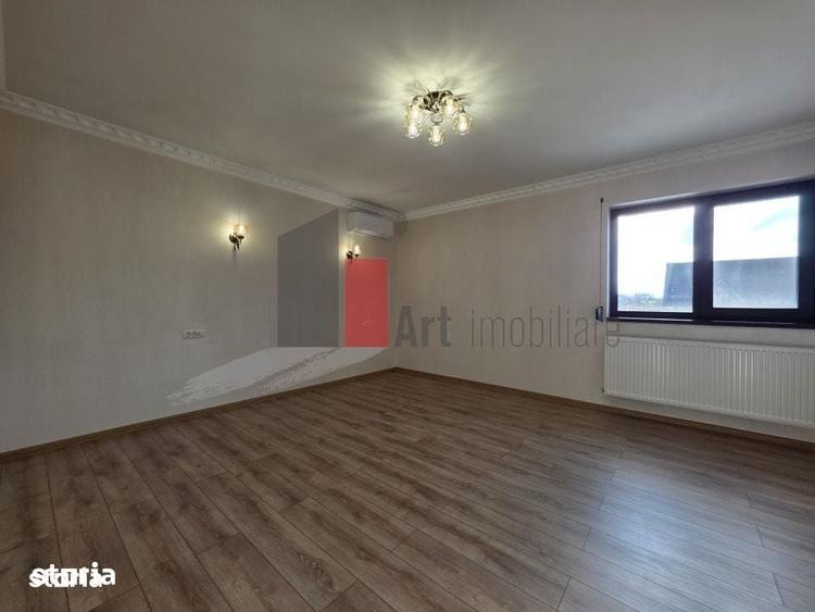 Casă cu 5 camere cu Teren 500 Mp în Copăceni