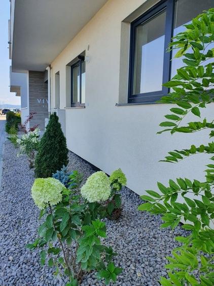 Apartament cu 3 camere decomandat în 13 Decembrie