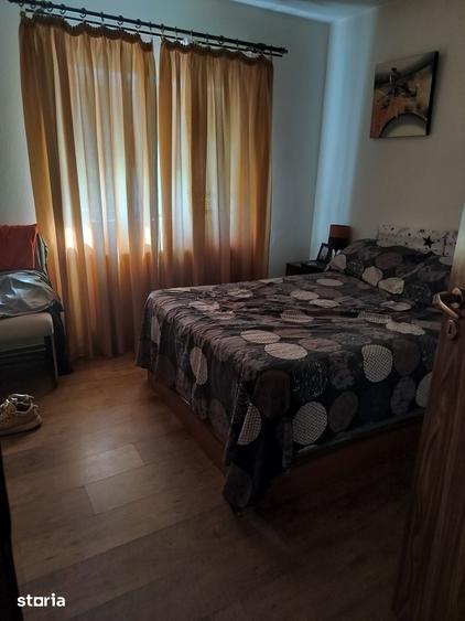 Casă cu 5 camere cu Teren 900 Mp în Central