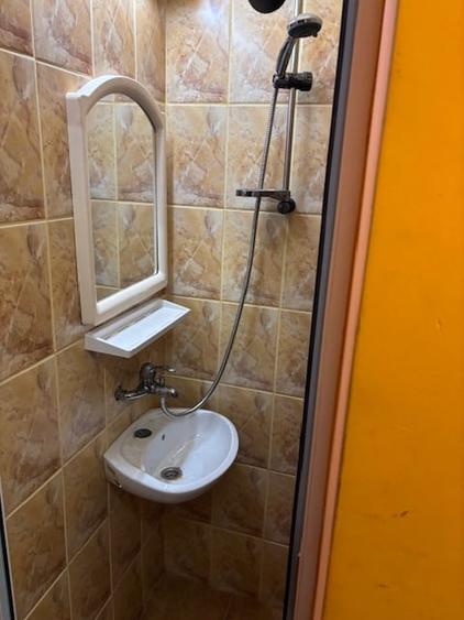 Casă individuală cu 6 camere cu Canalizare în Chitila