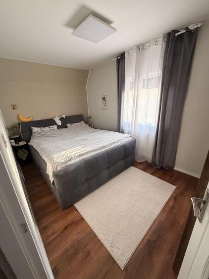 Apartament cu 3 camere semidecomandat în Lipovei