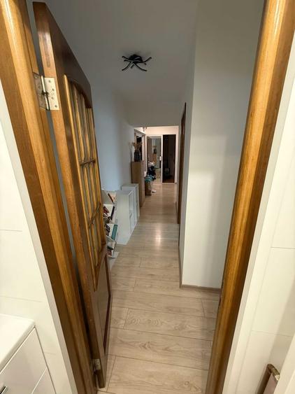 Apartament cu 3 camere decomandat în Victoriei