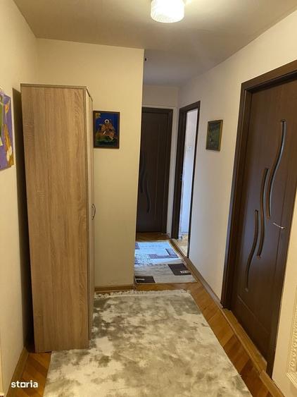 Apartament cu 3 camere în Cetate