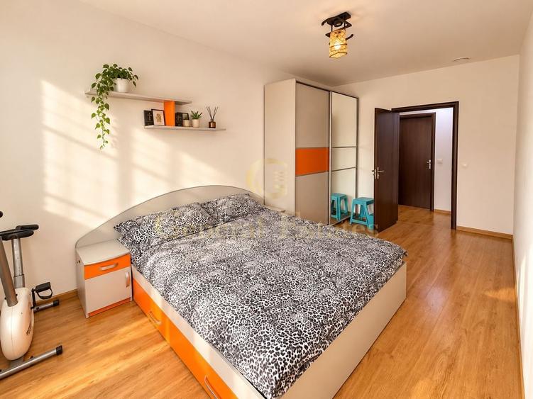 Apartament cu 3 camere decomandat, mobilat în Sânpetru
