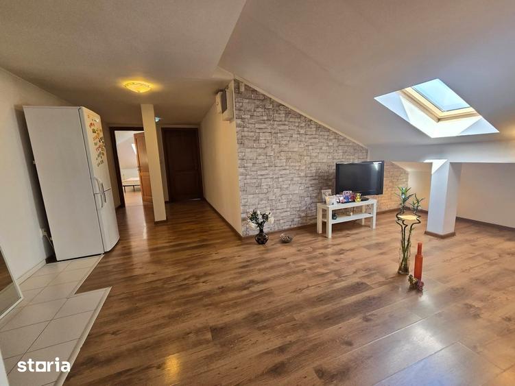 Apartament cu 4 camere decomandat în Dobroești