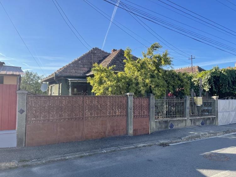 Casă cu 2 camere în Central