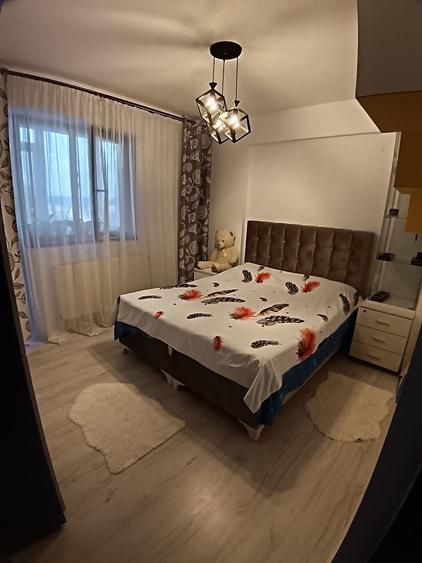 Apartament cu 3 camere semidecomandat în Central