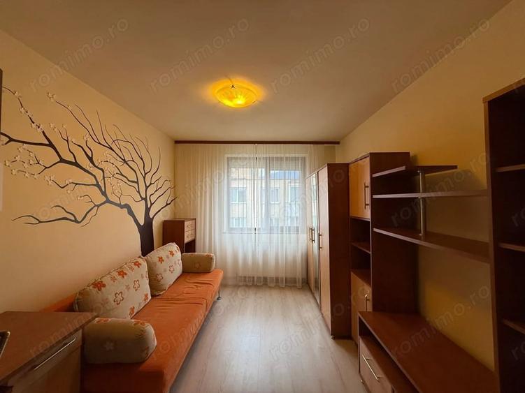Apartament cu 3 camere decomandat în Progresul