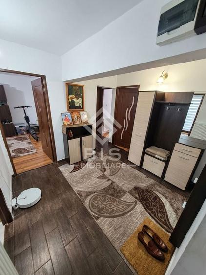 Apartament cu 4 camere decomandat în Independenței