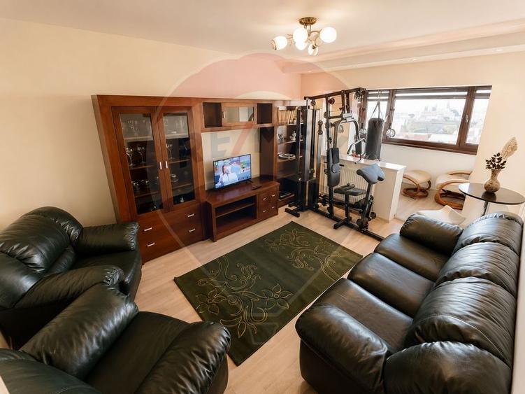 Apartament cu 3 camere decomandat, mobilat în Central