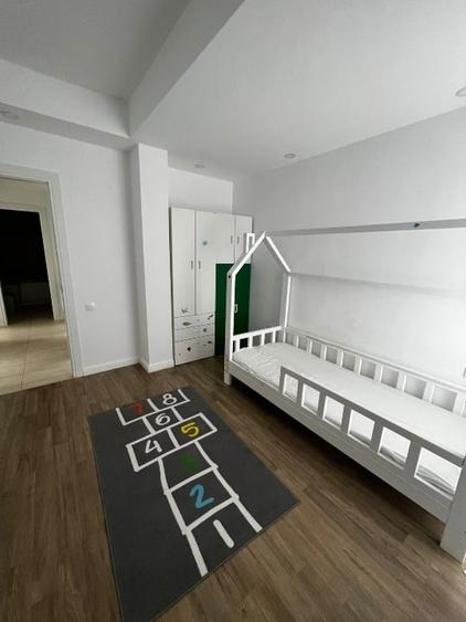 Apartament cu 3 camere decomandat, mobilat în Ștefăneștii de Jos