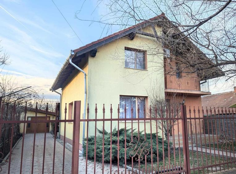 Casă cu 3 camere cu Teren 500 Mp în Girocului