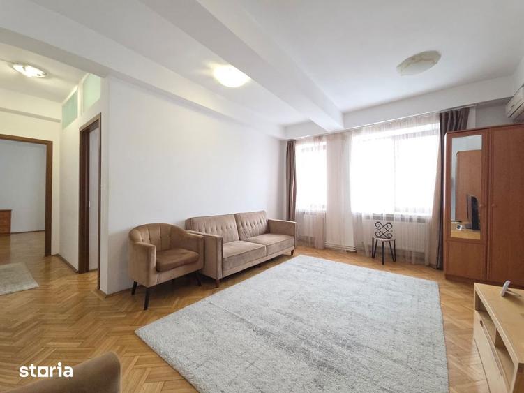 Apartament cu 3 camere, mobilat în Victoriei