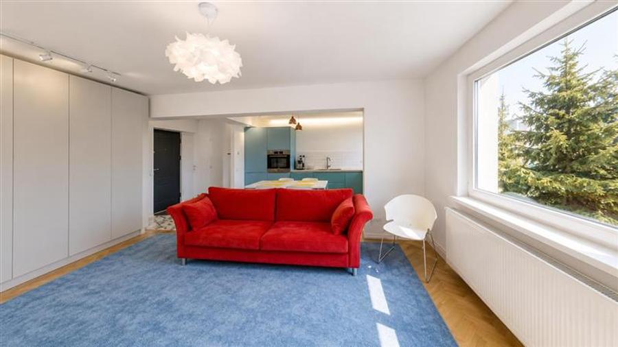 Apartament cu 2 camere semidecomandat, mobilat în Centrul Civic