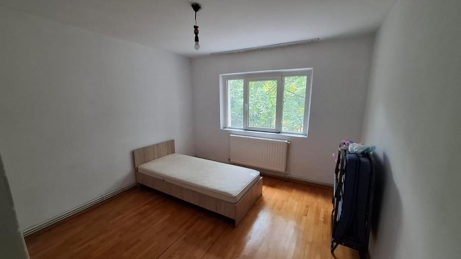 Apartament cu 2 camere decomandat în Nicolina