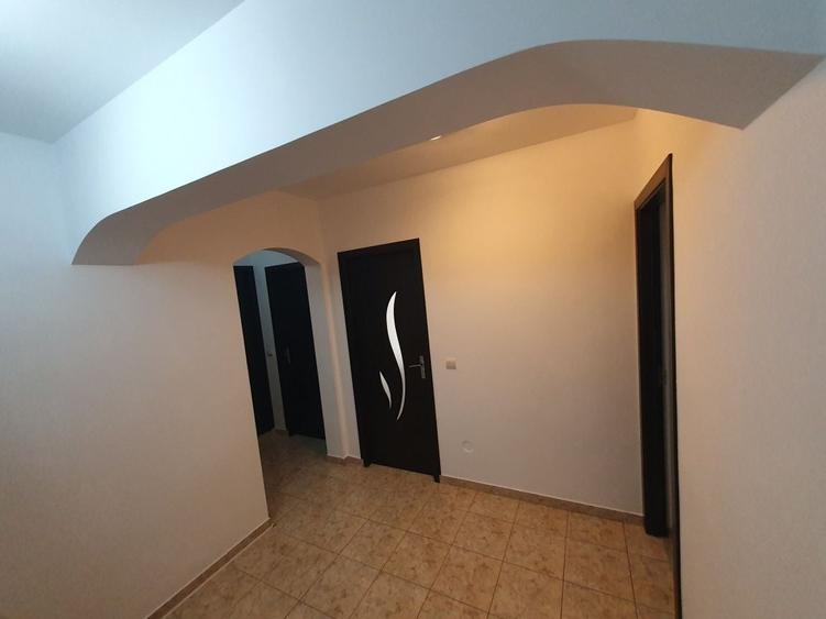 Apartament cu 2 camere decomandat în Berceni