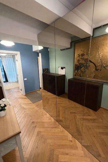 Apartament cu 2 camere decomandat, mobilat în Central