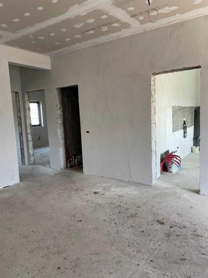 Casă cu 4 camere în Cumpăna