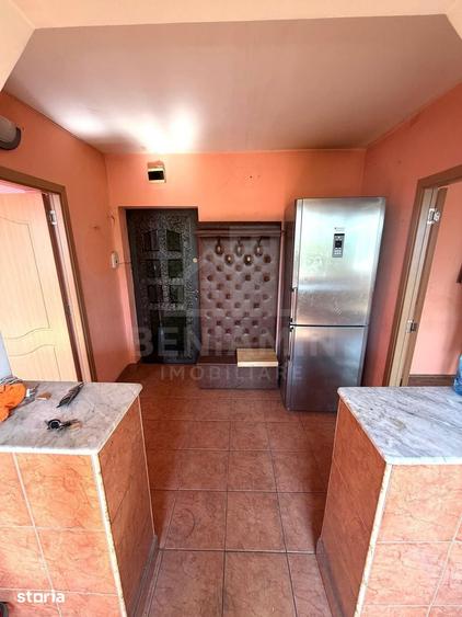 Apartament cu 3 camere semidecomandat în George Enescu