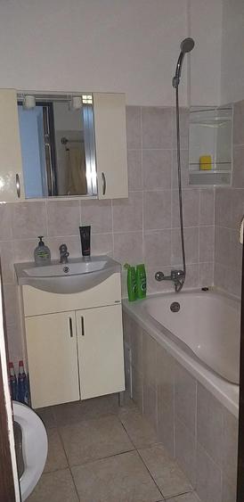 Garsonieră decomandată în Drăgășani