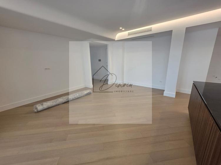 Apartament cu 4 camere decomandat, mobilat în Central