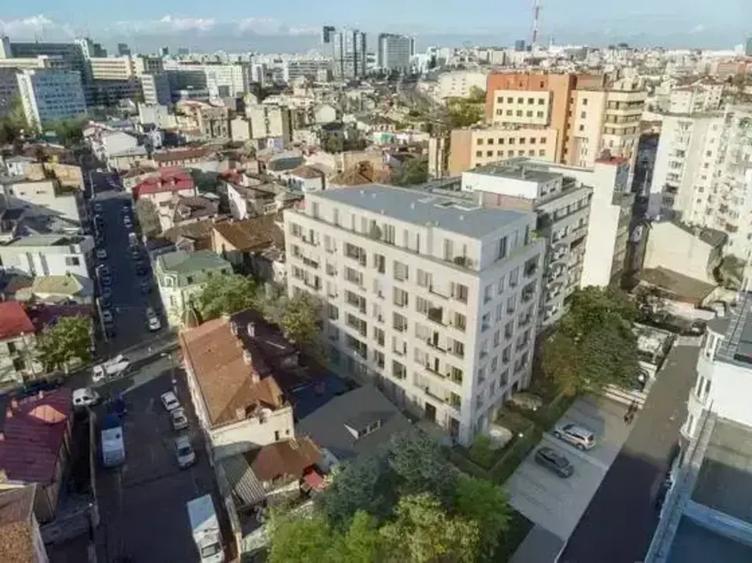 Apartament cu 4 camere decomandat în Știrbei Vodă