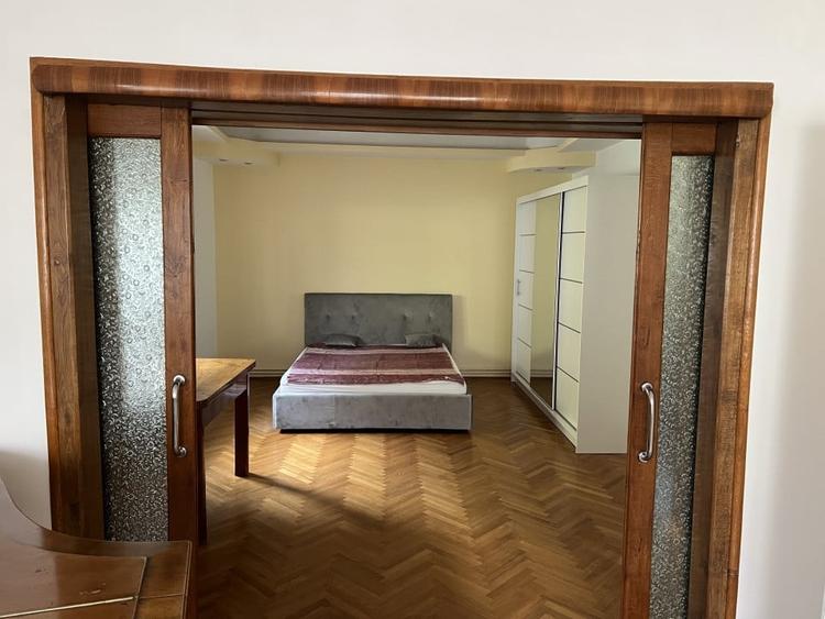 Casă individuală cu 3 camere cu Canalizare în Central