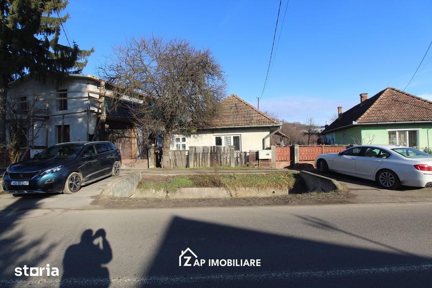 Casă cu 3 camere cu Teren 933 Mp în Unirii
