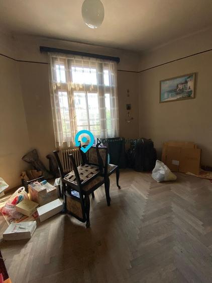 Apartament cu 3 camere decomandat în Mitropolie