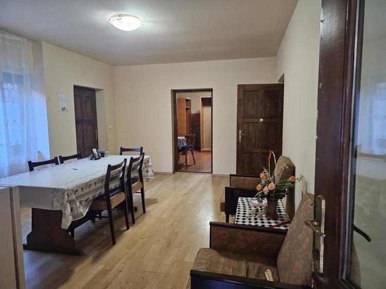 Casă individuală cu 4 camere cu Teren 2500 Mp în Vărzarii de Jos