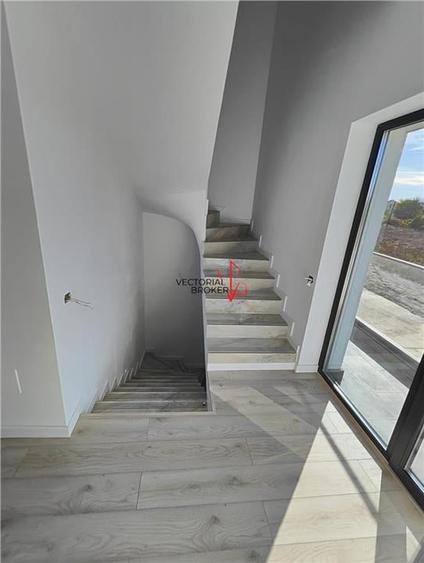 Duplex cu 4 camere cu Canalizare în Prelungirea Ghencea