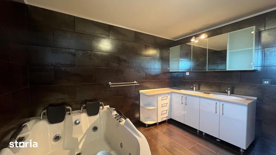 Casă cu 5 camere cu Teren 451 Mp în Pod