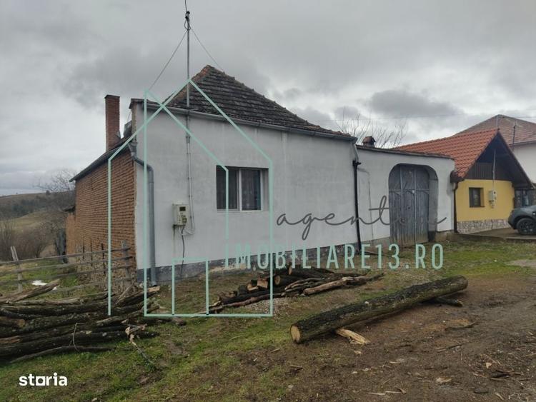 Casă cu 2 camere cu Teren 1789 Mp în Central