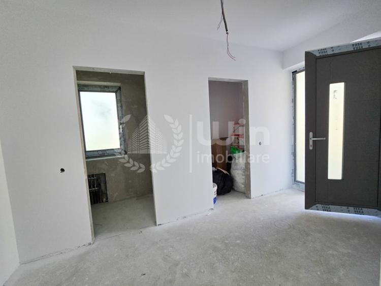 Casă individuală cu 4 camere cu Canalizare în Dâmbul Rotund