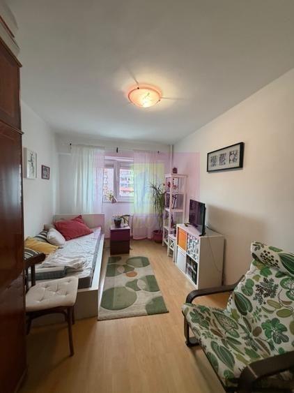 Apartament cu 4 camere decomandat în Obor