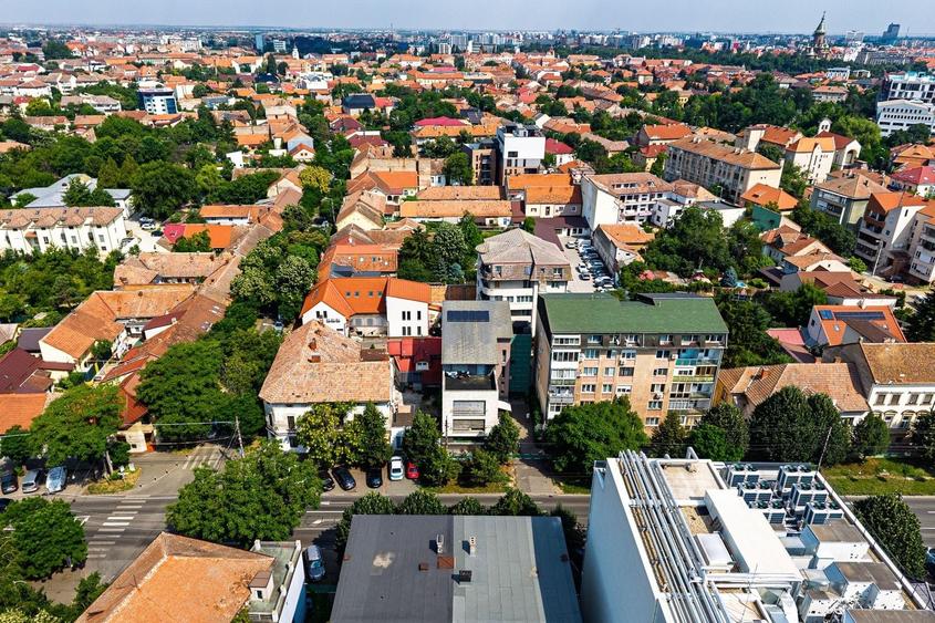 Birou, de 125 mp, în Central