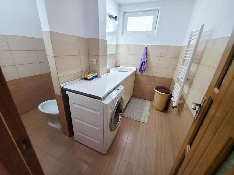 Apartament cu 3 camere decomandat în Mărăței