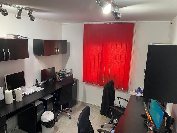 Apartament cu 4 camere decomandat în Central