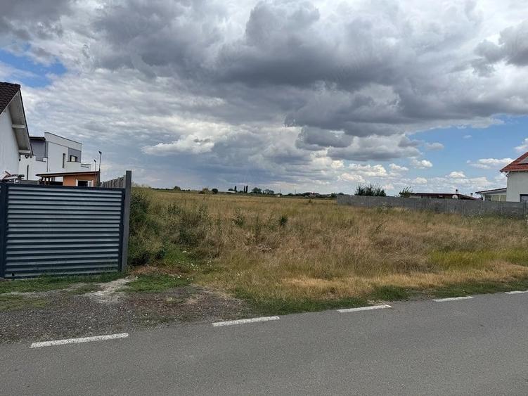 Teren de 669 mp, în Săcălaz