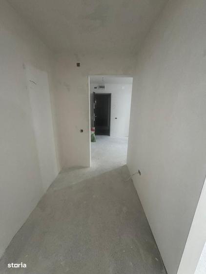 Apartament cu 4 camere în Uiești