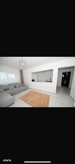 Apartament cu 2 camere decomandat în Micro 17