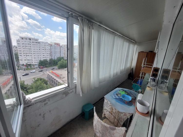 Apartament cu 3 camere semidecomandat în Iancului