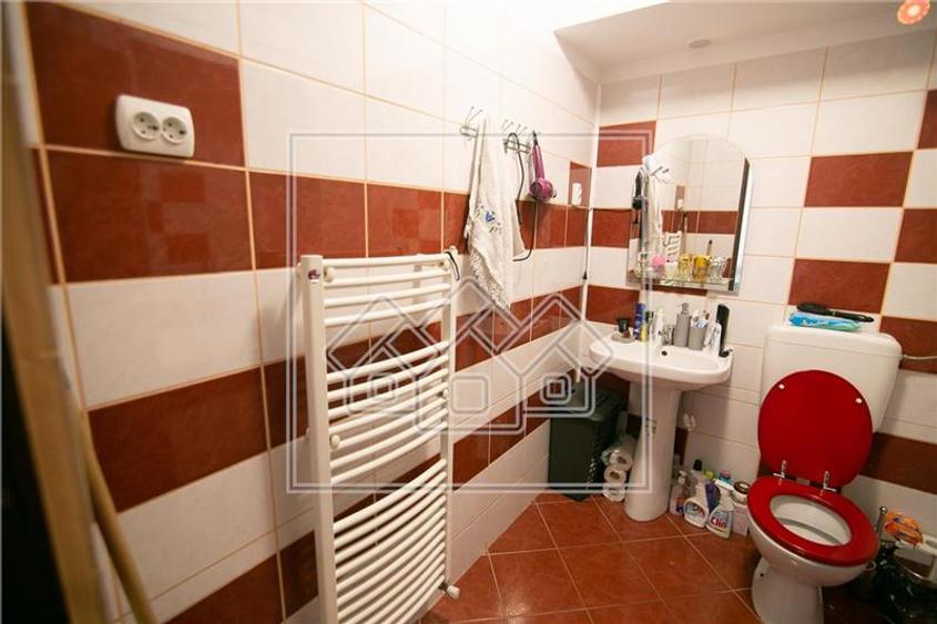 Apartament cu 2 camere decomandat în Vasile Aaron