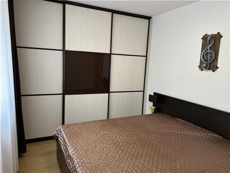 Apartament cu 3 camere semidecomandat, mobilat în Gheorgheni