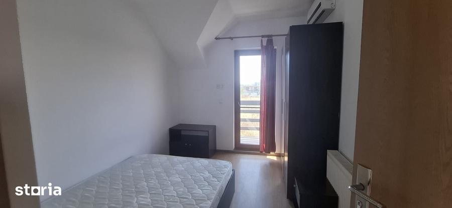 Casă cu 8 camere cu Teren 776 Mp în Central