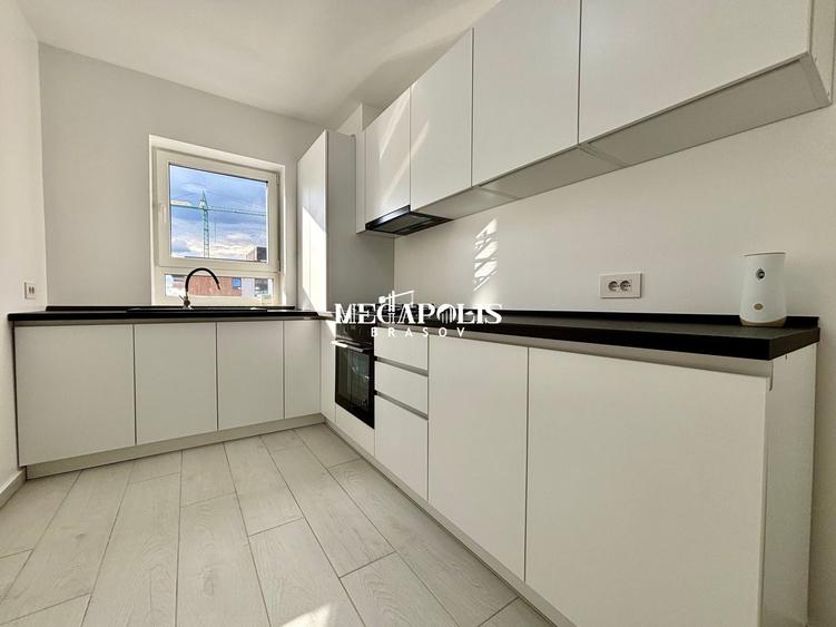 Apartament cu 2 camere decomandat în Tractorul