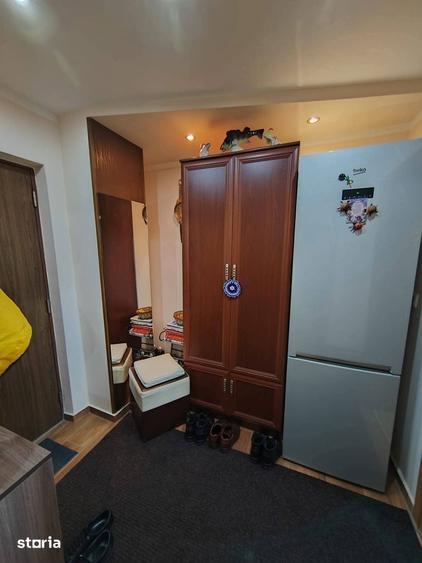 Vand apartament cu doua camere + boxa inclusa in CF - 16